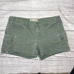 Arizona Juniors 9 Green Cargo Pocket Hipster Shorts